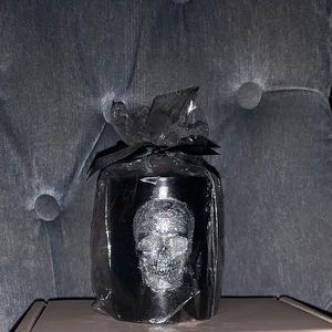 NEW Black candle w/ glitter skull